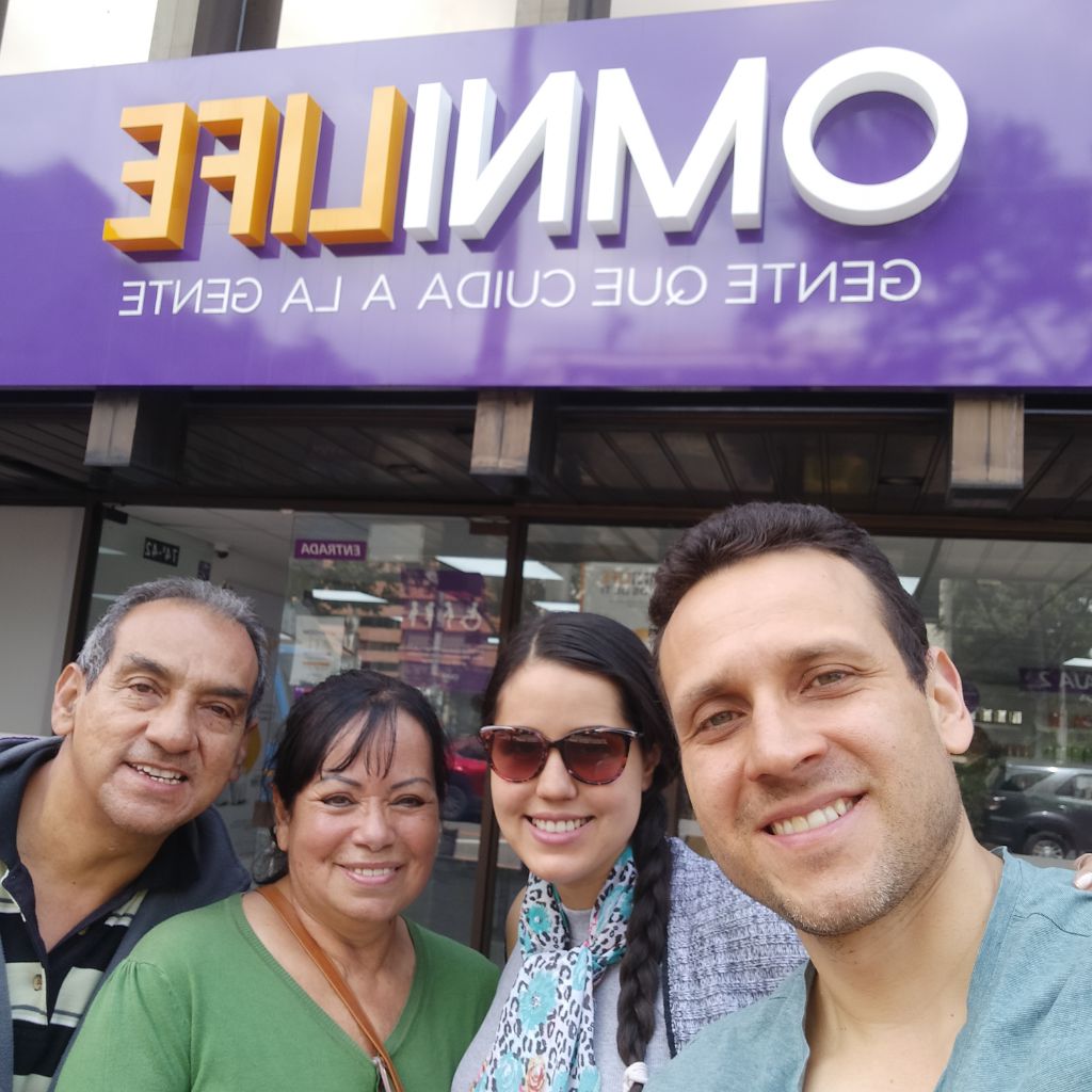 NOSOTROS: Empresarios omnilife y seytu