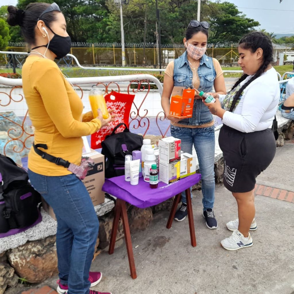 NOSOTROS: Empresarios omnilife y seytu