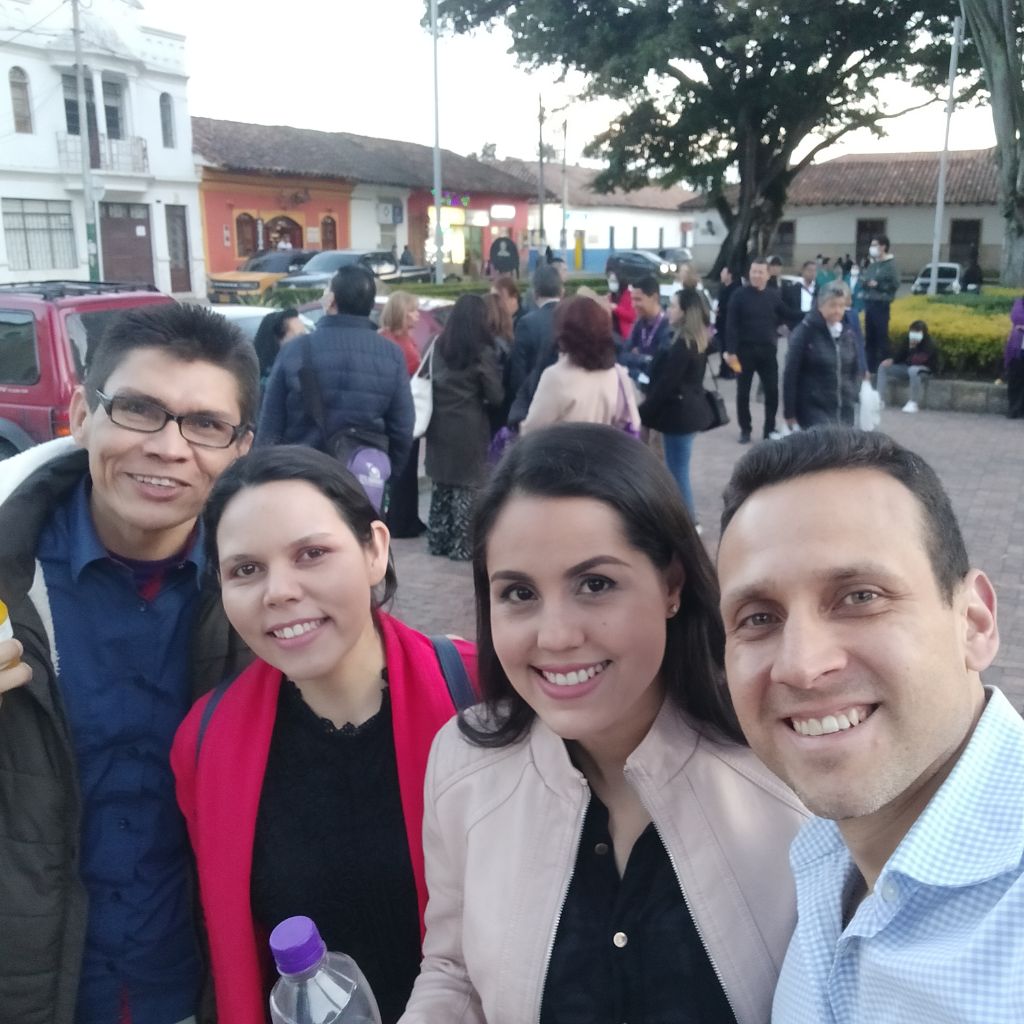 NOSOTROS: Empresarios omnilife y seytu